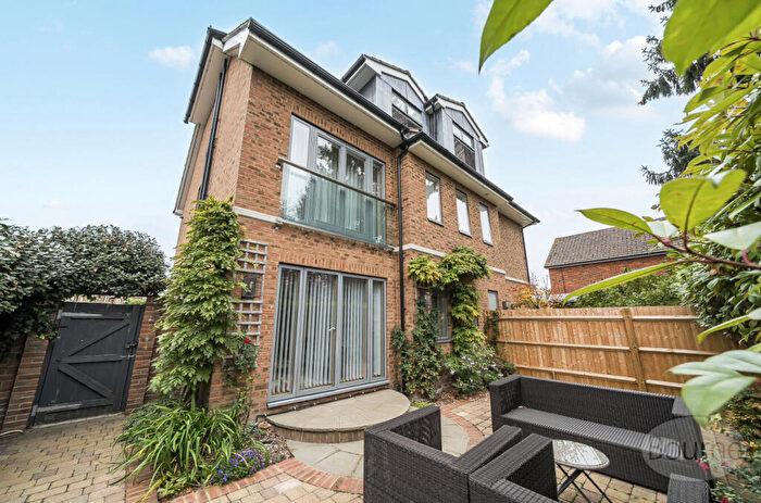 2 Bedroom Apartment For Sale In Copse Road, Cobham, Surrey, KT11