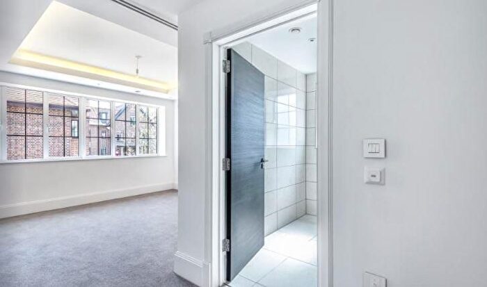 5 Bedroom Property To Rent In Chandos Way, Hampstead, NW11
