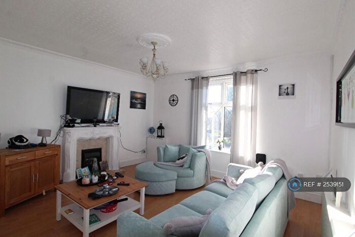 2 Bedroom Flat To Rent In Bolton Road, Kearsley, BL4
