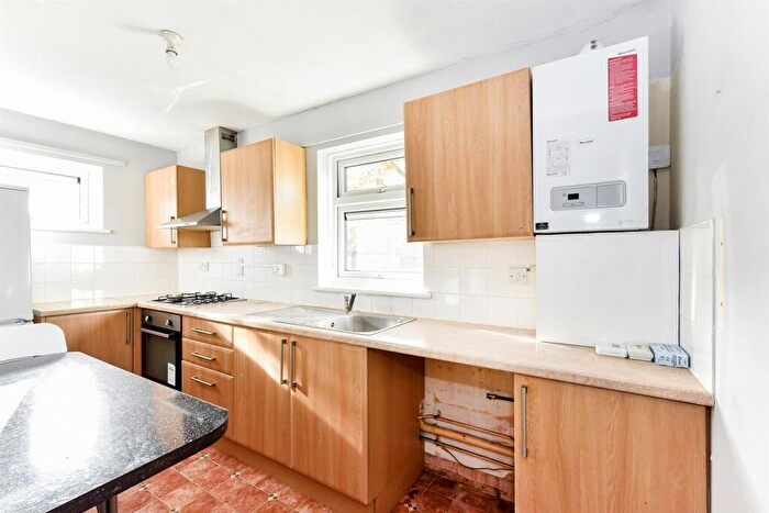 1 Bedroom Apartment For Sale In Alexandra Road, Walthamstow, E17