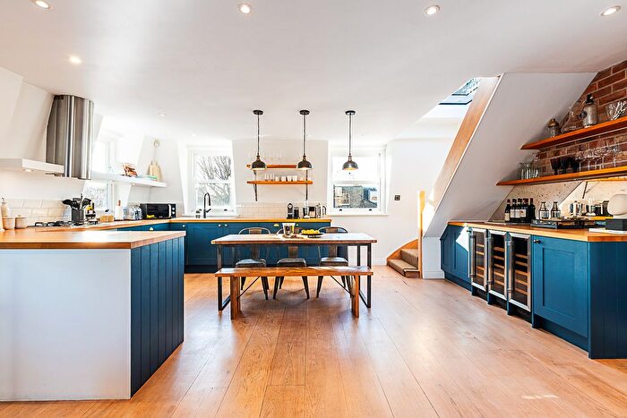 2 Bedroom Flat To Rent In Aldridge Road Villas, London, W11