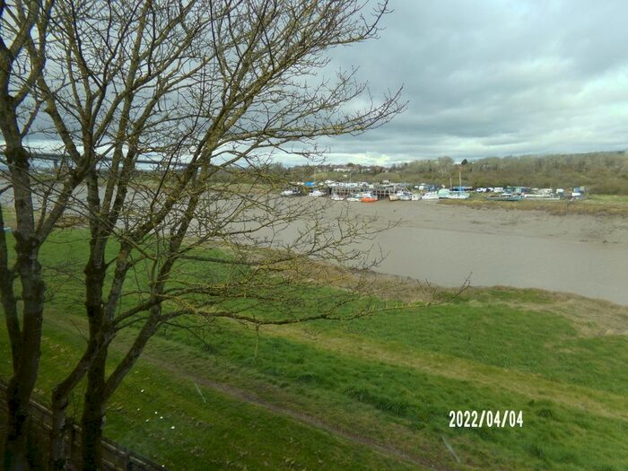 2 Bedroom Flat To Rent In Marine Parade, Pill, BS20