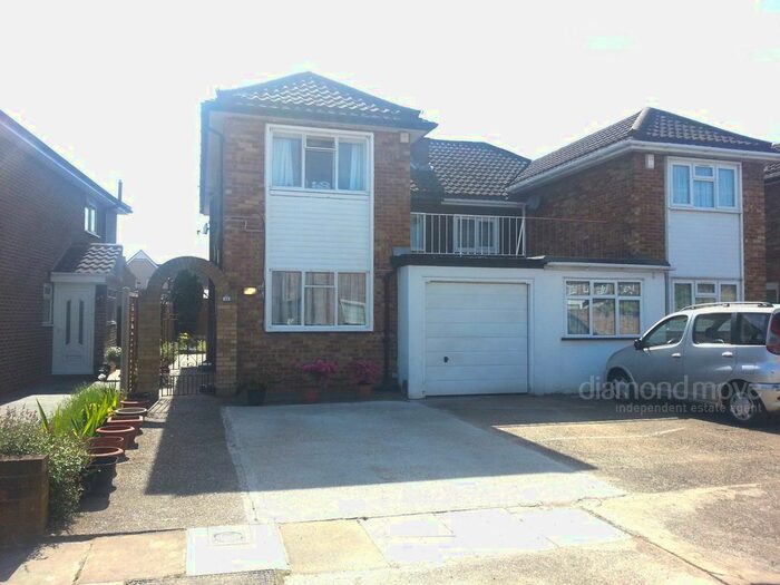 3 Bedroom Semi-Detached House To Rent In Beresford Gardens, Hounslow, TW4
