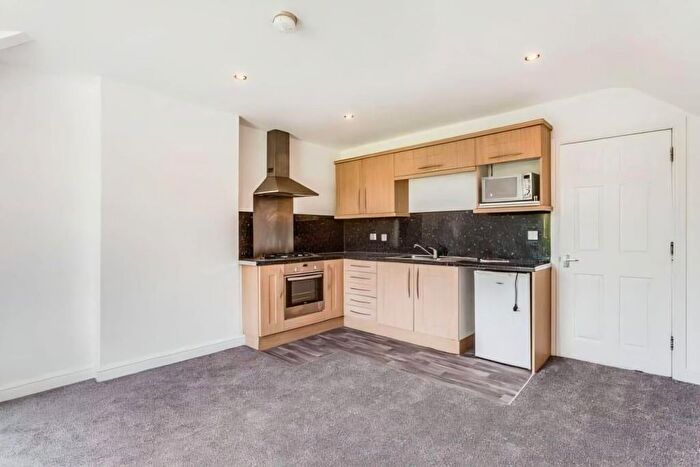 1 Bedroom Flat For Sale In Cyprus Street, Wakefield, WF1