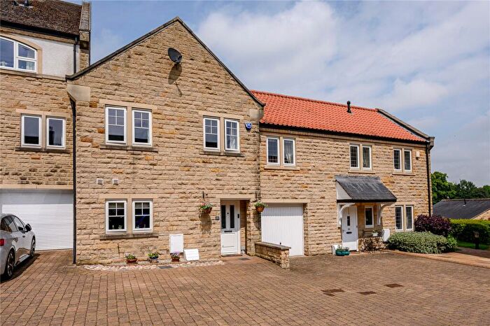 3 Bedroom Terraced House For Sale In Micklethwaite Steps, Wetherby, LS22