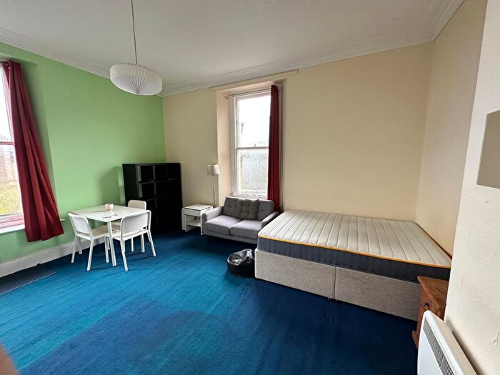 1 Bedroom Flat To Rent In Cotham Park, Bristol, BS6