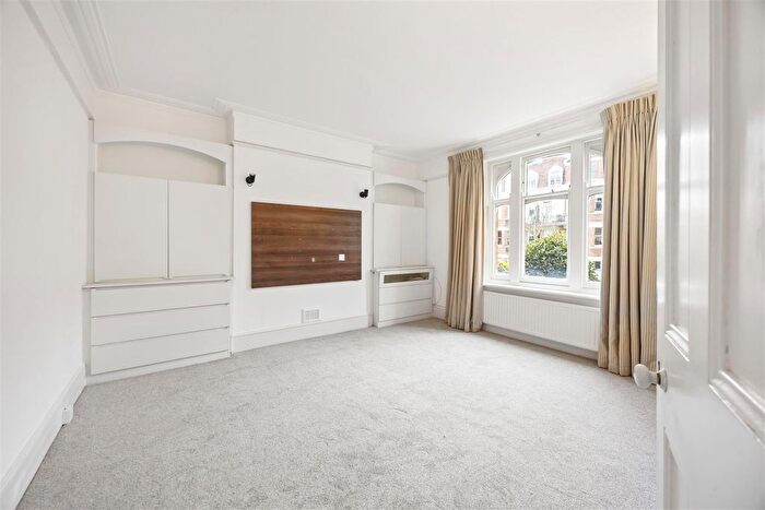 2 Bedroom Flat To Rent In Honeybourne Road, London, NW6