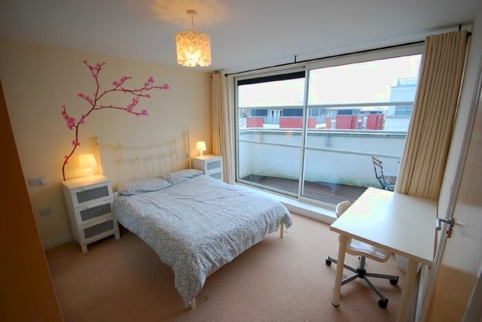 2 Bedroom Flat For Sale In Watkin Road, Freemans Meadow, Leicester, LE2