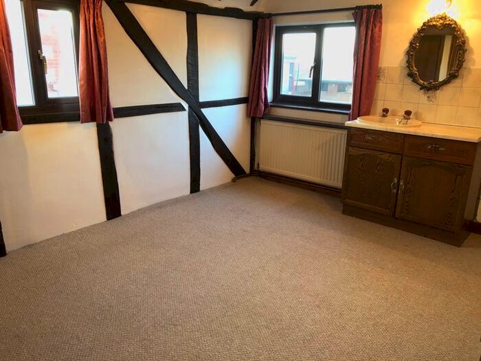 3 Bedroom Semi-Detached House To Rent In Preston Wynne, Hereford HR1