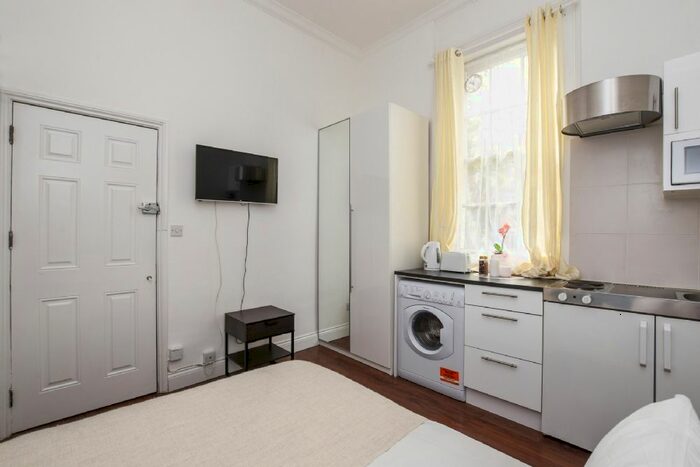 Studio To Rent In Eversholt Street, Camden Town, London, NW1