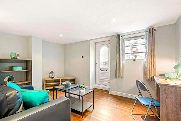 1 Bedroom Flat To Rent In Hyde Park Road, Leeds, LS6