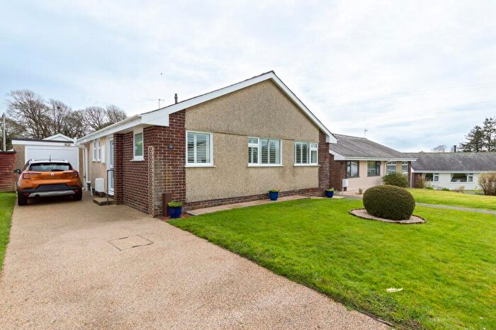 3 Bedroom Bungalow For Sale In Bryn Tyddyn, Pentrefelin, Gwynedd, LL52