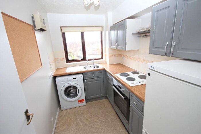 1 Bedroom Flat To Rent In West Street, Burgess Hill, West Sussex, RH15
