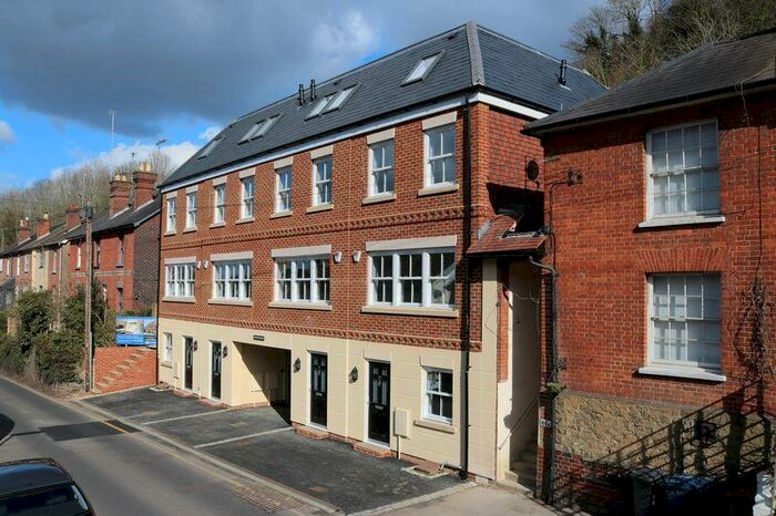 3 Bedroom Terraced House To Rent In Brighton Road, Godalming, GU7