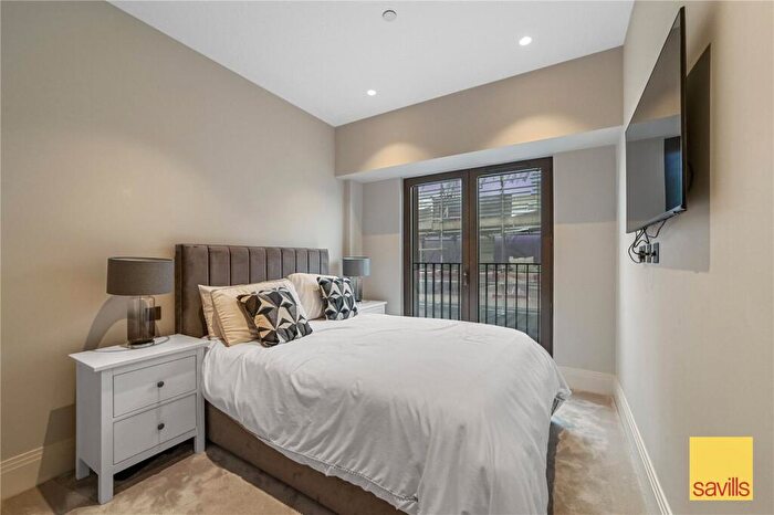 1 Bedroom Apartment For Sale In Dock East Apartments, Selsdon Way, Isle Of Dogs, London, E14