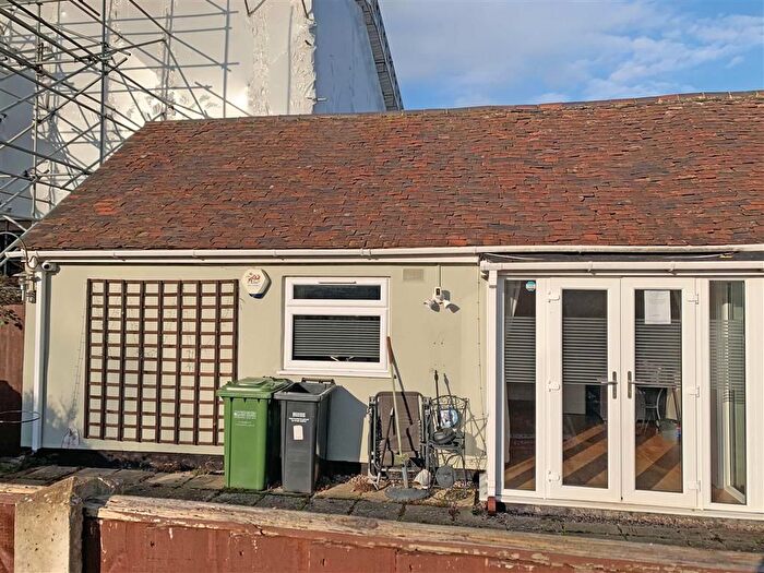 2 Bedroom Terraced Bungalow For Sale In Willow Court, Droitwich, WR9