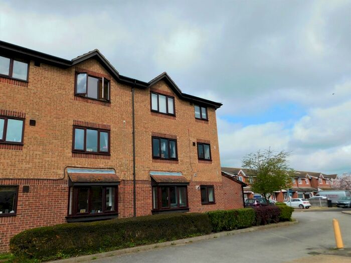 2 Bedroom Flat To Rent In Campernell Close, Colchester, CO7