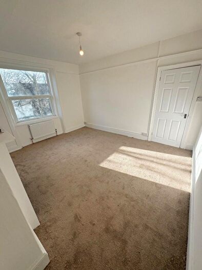 1 Bedroom Flat To Rent In Clarendon Villas, Hove, East Sussex, BN3