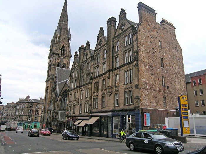 3 Bedroom Flat To Rent In Barclay Place, Edinburgh, Midlothian, EH10