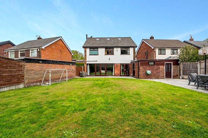 4 Bedroom Detached House For Sale In The Coppice, Bradshaw, Bolton, BL2