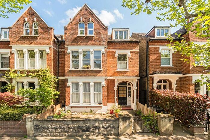 5 Bedroom Property For Sale In Streathbourne Road, London, SW17