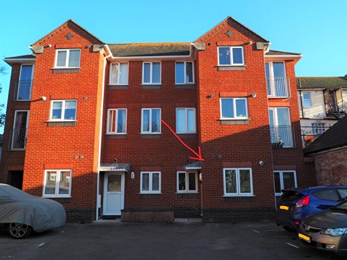 1 Bedroom Flat To Rent In Bargates, Christchurch, BH23