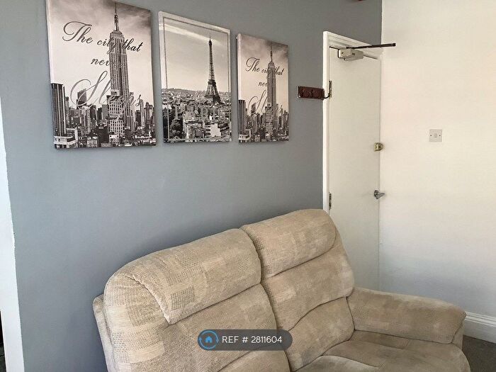 Studio To Rent In Windsor Crescent, Bridlington, YO15