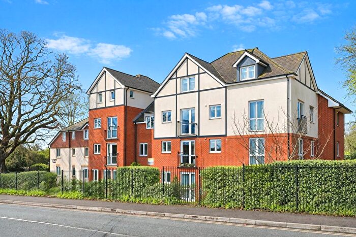 2 Bedroom Flat For Sale In Belle Vue Road, Bournemouth, Dorset, BH6