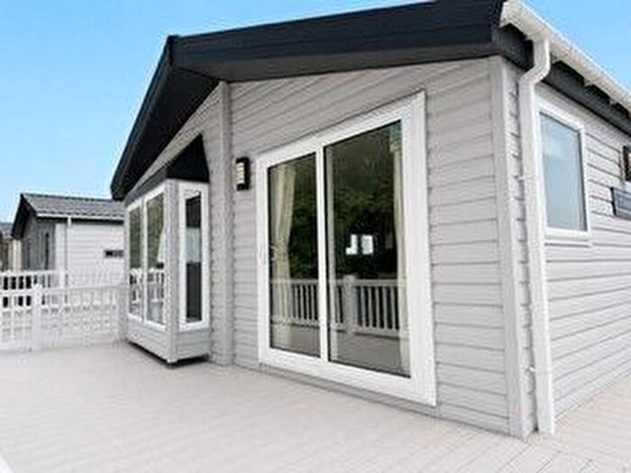 3 Bedroom Lodge For Sale In Carlton, Saxmundham, IP17
