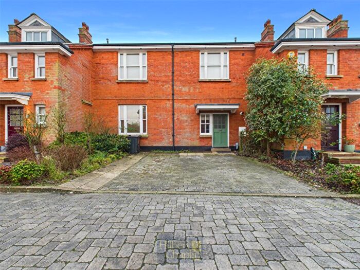 4 Bedroom Terraced House For Sale In Chelsea Way, Brentwood, Essex, CM14