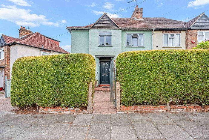 3 Bedroom Semi-Detached House For Sale In Hill Crescent, Surbiton, KT5