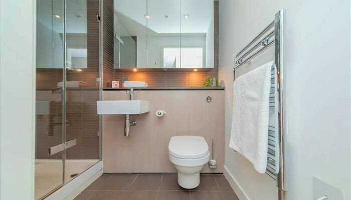 3 Bedroom Flat To Rent In Merchant Square East, London, W2