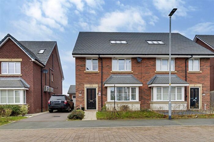 5 Bedroom Property For Sale In Thistle Way, Congleton, CW12