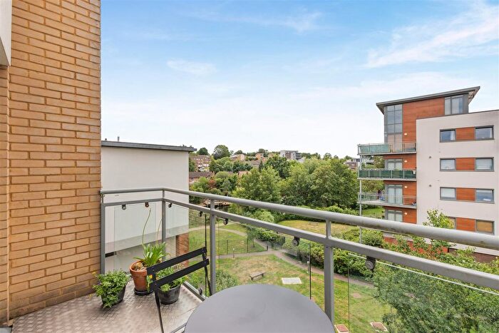 2 Bedroom Flat For Sale In Hart Street, Maidstone, ME16