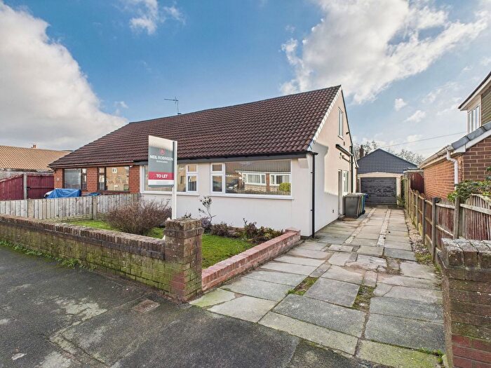 3 Bedroom Semi Detached Bungalow To Rent In Jennet Hey, Ashton-In-Makerfield, Wigan, WN4