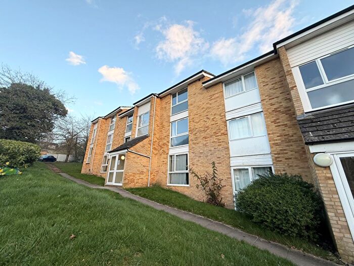 1 Bedroom Flat To Rent In Crofton Way, Enfield, EN2