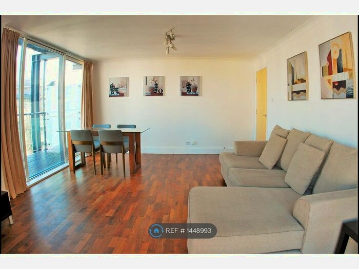 3 Bedroom Flat To Rent In Boardwalk Place, London, E14