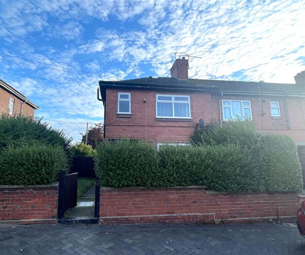 3 Bedroom Semi-Detached House To Rent In Collinson Road, Goldenhill, Stoke-On-Trent, ST6