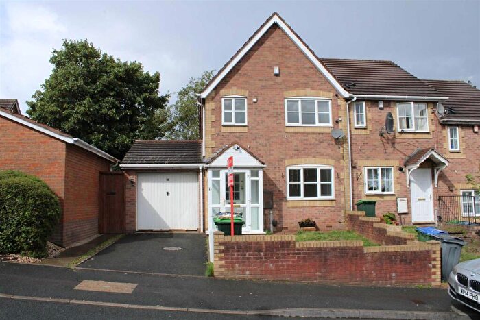 3 Bedroom Semi-Detached House To Rent In Siddons Way, West Bromwich, B70