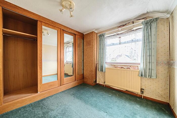 3 Bedroom Semi-Detached House For Sale In Windlesham, Surrey, GU20