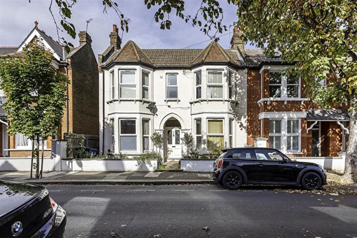 1 Bedroom Flat For Sale In Grafton Road, London, W3