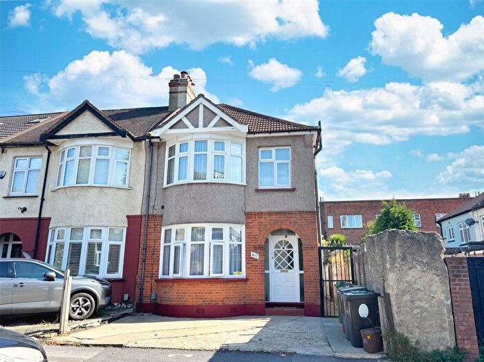 1 Bedroom Flat To Rent In Park Road, Leyton, E10