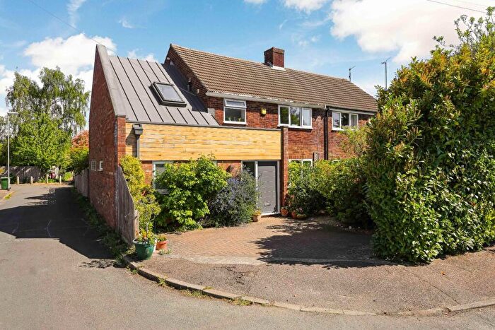 4 Bedroom Semi-Detached House For Sale In Lents Way, Cambridge, CB4