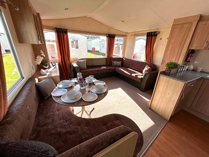 2 Bedroom Mobile/park Home For Sale In Hythe Road, Dymchurch, Romney Marsh, TN29
