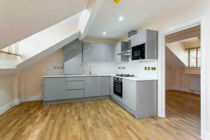 1 Bedroom Flat To Rent In High Street, Ascot, Berkshire, SL5