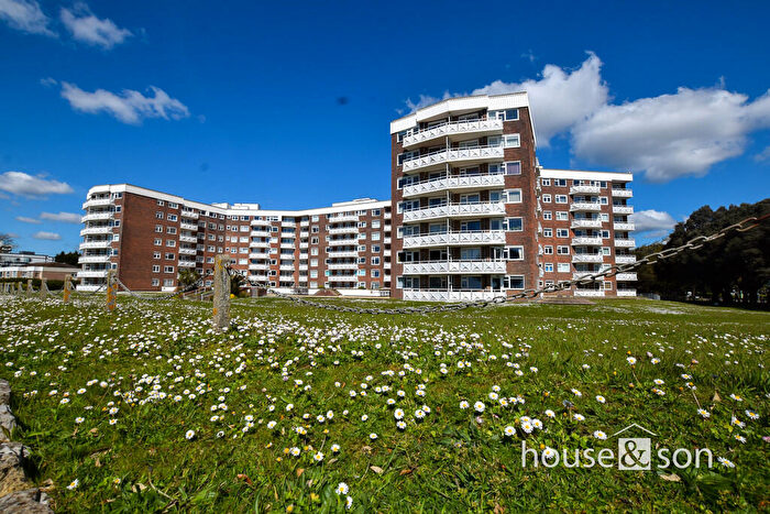 2 Bedroom Apartment For Sale In Elizabeth Court, Grove Road, East Cliff, Bournemouth, BH1