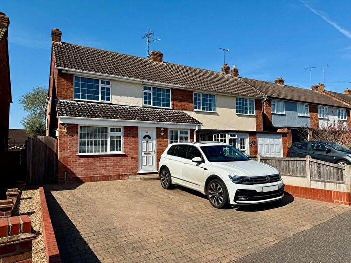 4 Bedroom Semi Detached House For Sale In Wentworth Meadows, Maldon, CM9