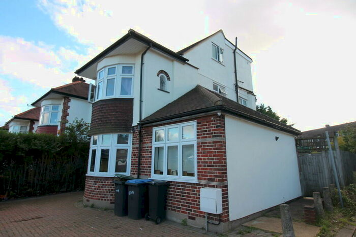 Studio To Rent In Studio Flat - Westpole Avenue, Cockfosters, EN4