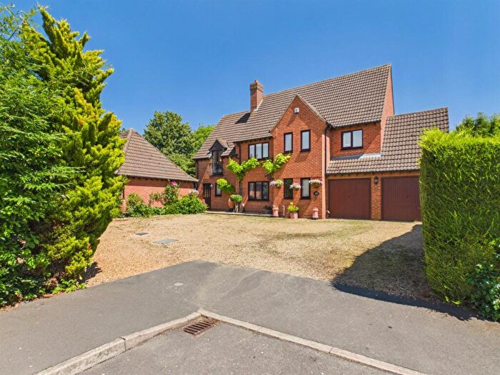5 Bedroom Detached House For Sale In Forest Gardens, Stamford, PE9
