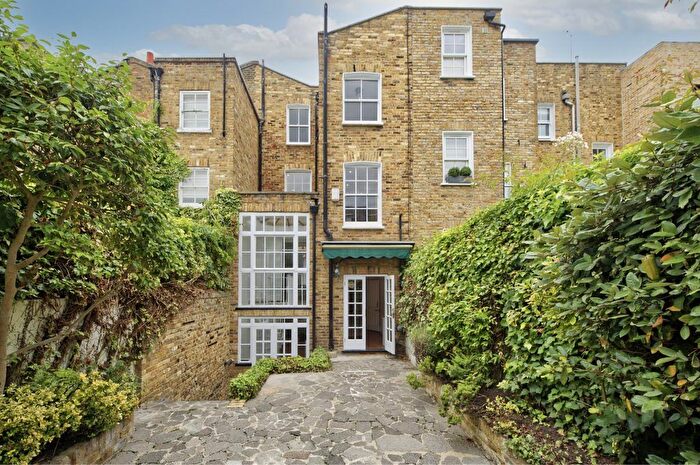 4 Bedroom Terraced House To Rent In Seymour Walk, Chelsea, SW10